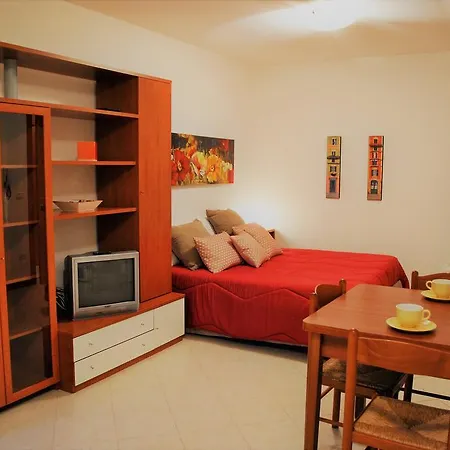 Del Borgo * Garda (Verona)